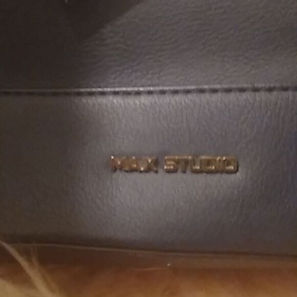 🎁 MAX STUDIO VEGAN FAUX LEATHER NAVY BLUE LARGE TOTE - Picture 2 of 10